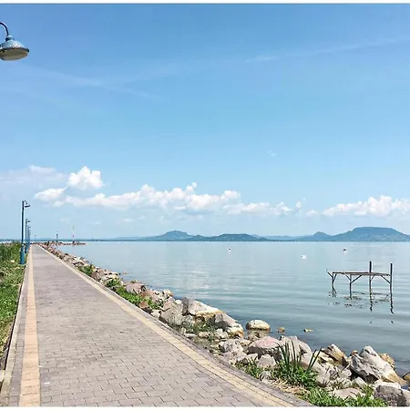 Casa vacanze Stunning In W/ 3 Bedrooms Balatonmáriafürdő